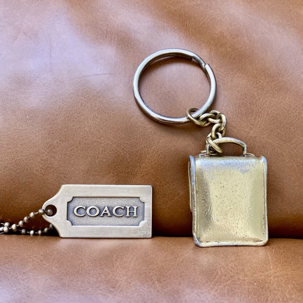 SOLID BRASS VERY RARE Vintage Coach Station Bag Brass Coach keychain - Picture 6 of 7